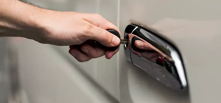 Why Choose Our Auto Locksmith Team in Clinton, IA?
